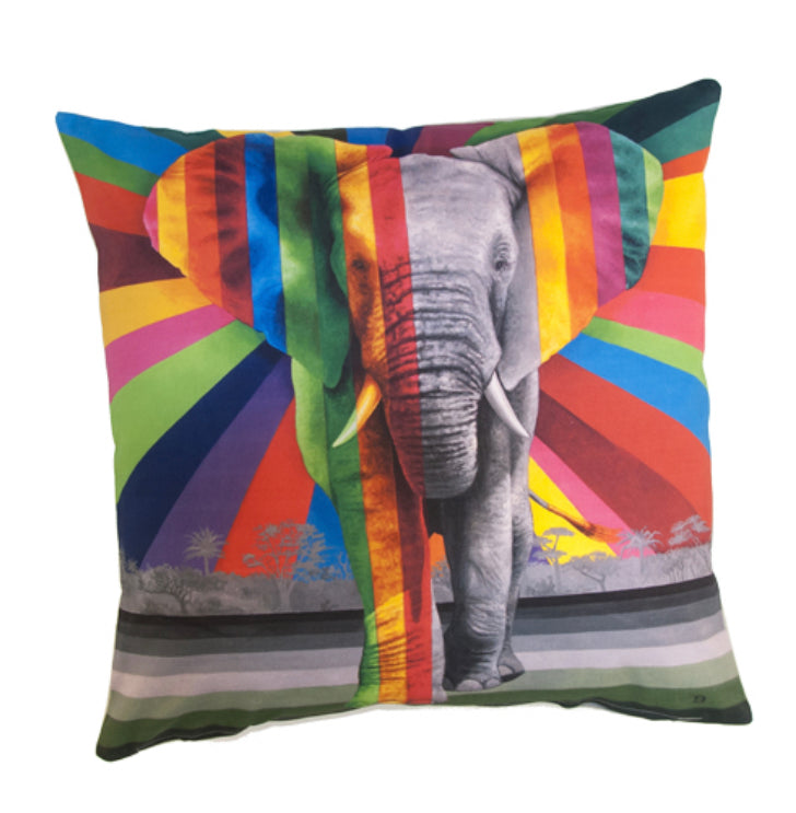 Wildlife In Color Pillow Cover - Elephant