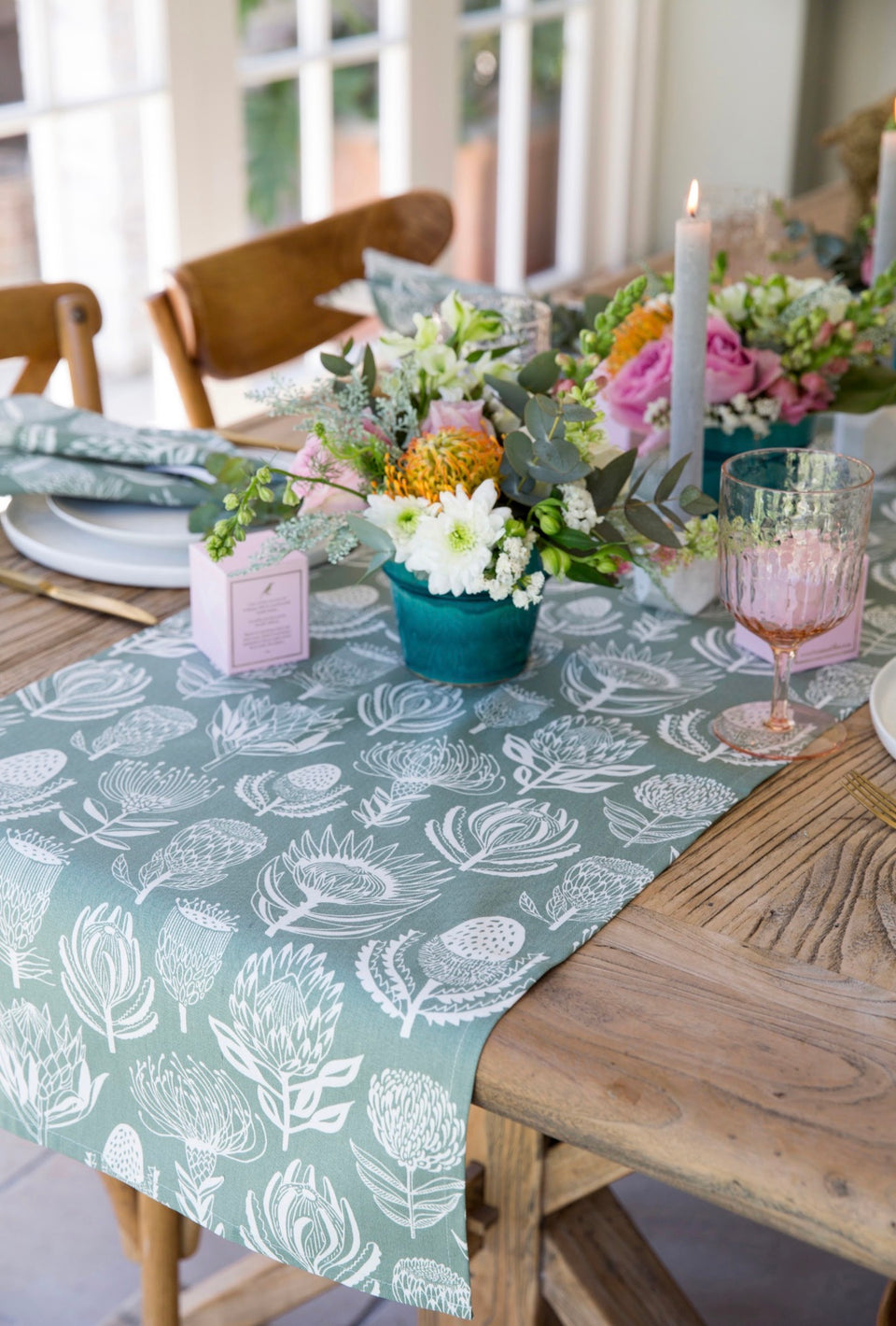 Alove Supreme Floral Kingdom Table Runner – White on Sage
