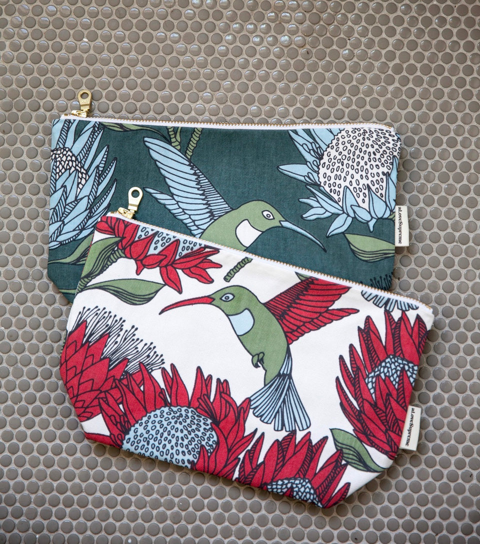 Alove Supreme Makeup Pouch Protea (Red on White)
