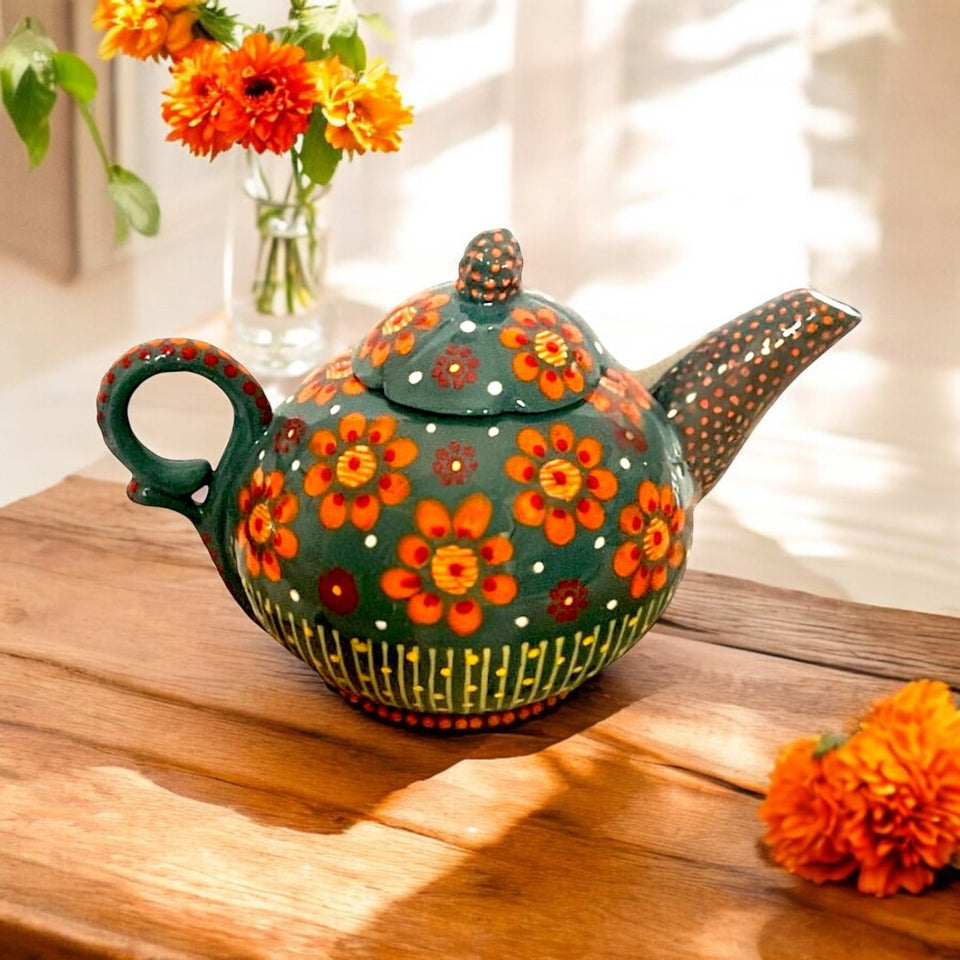 Potters Hand Painted Trillium Teal Teapot