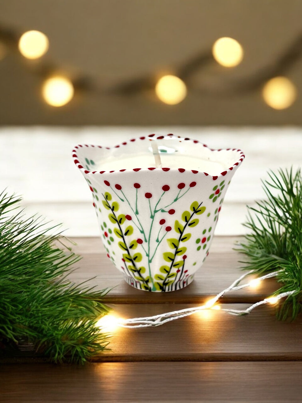Hand-Painted Ceramic Holiday Tulip Candle – Spiced Cookie Scent