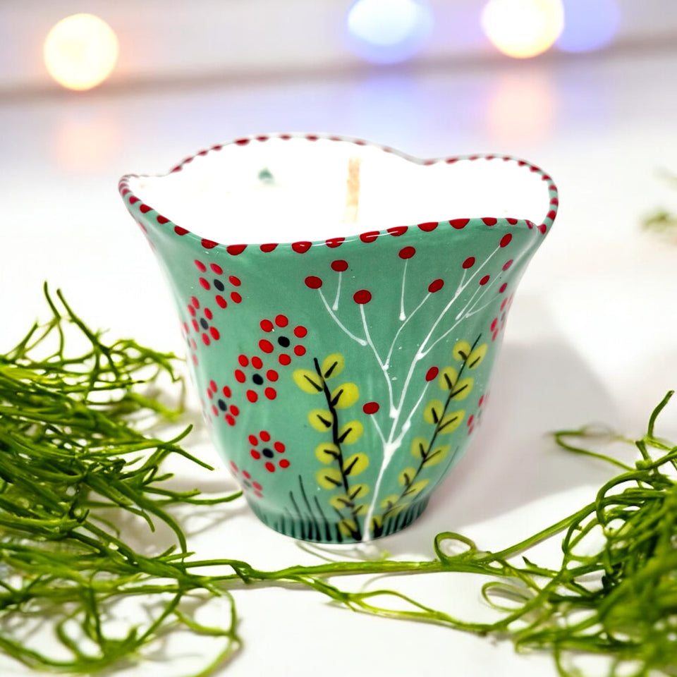 Hand-Painted Ceramic Holiday Tulip Candle – Spiced Cookie Scent