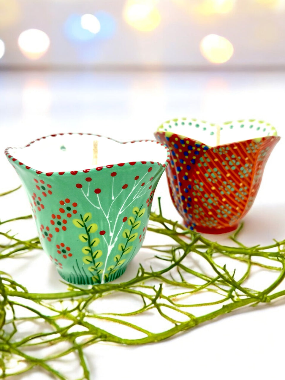 Hand-Painted Ceramic Holiday Tulip Candle – Spiced Cookie Scent