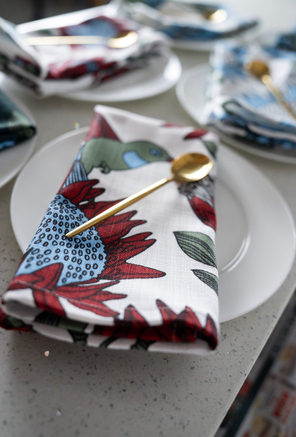 Alove Supreme Protea Cloth Napkins - Red on White (2 Pk)