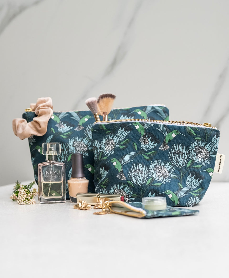 Alove Supreme Makeup Pouch Protea (Blue on Gun Metal)
