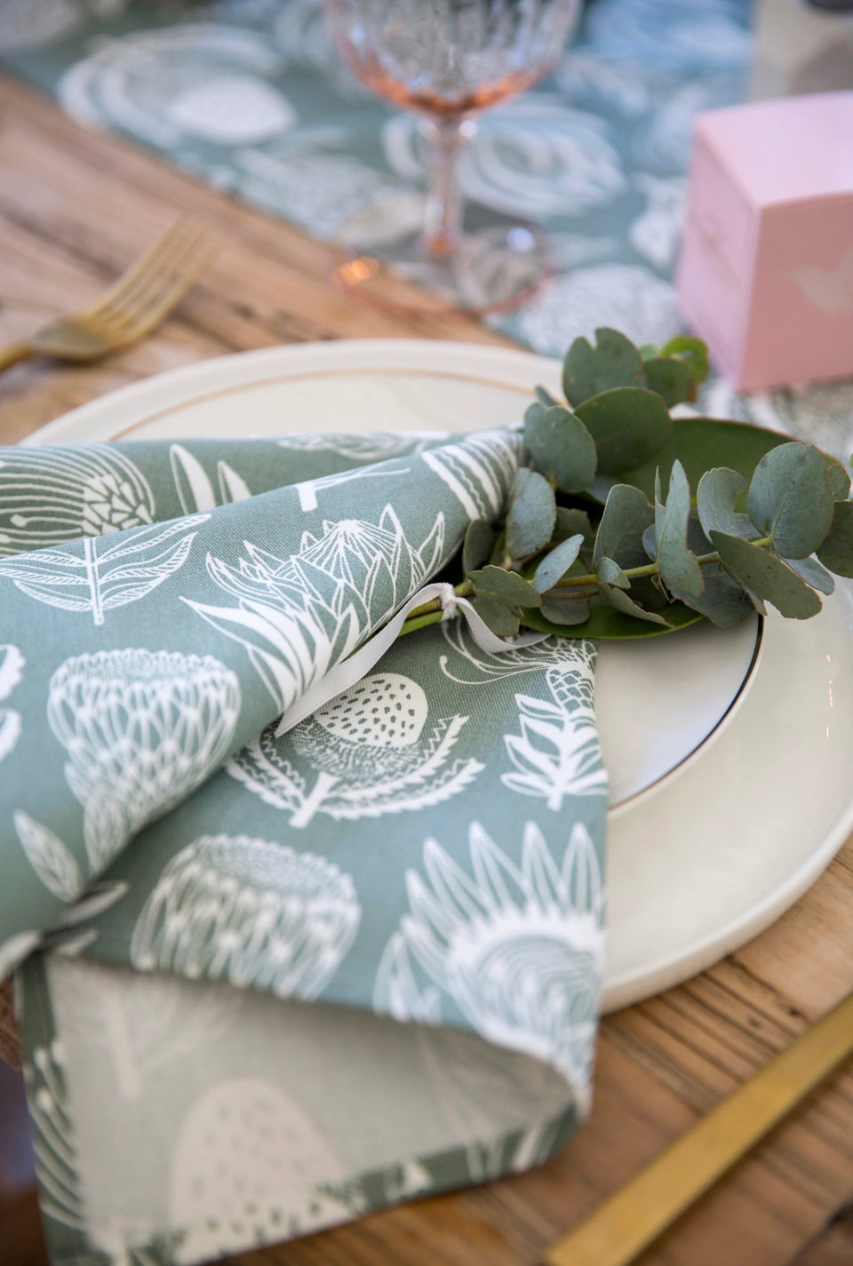 Alove Supreme Sage Green Protea Cloth Napkins (2 Pk)