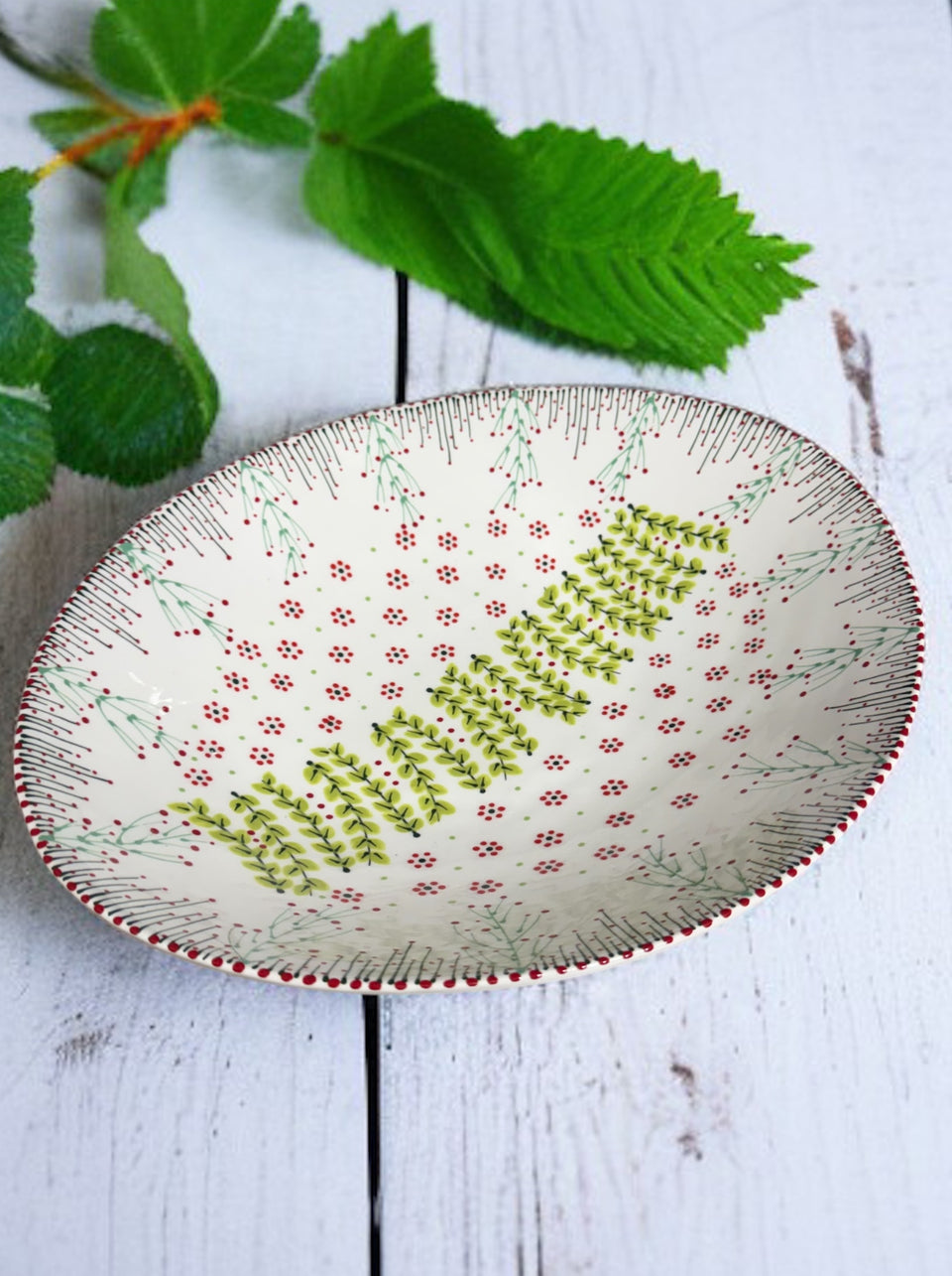 Potters Large Winter Berry Oval Fruit Bowl