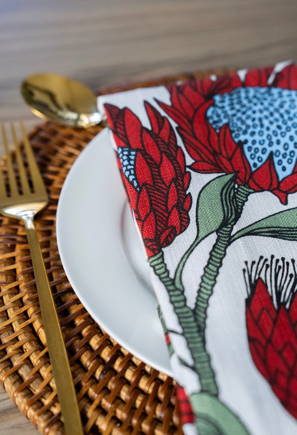 Alove Supreme Protea Cloth Napkins - Red on White (2 Pk)