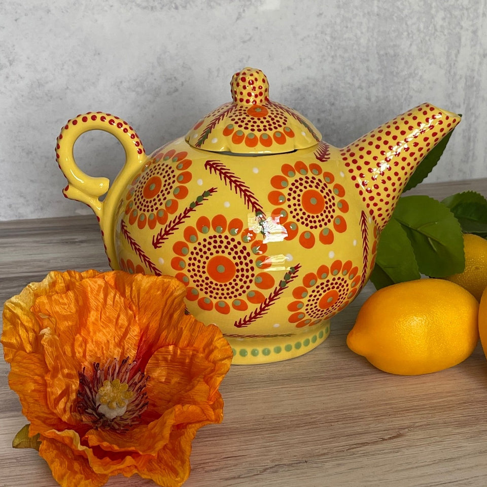 Potters Hand Painted Trillium Yellow Teapot